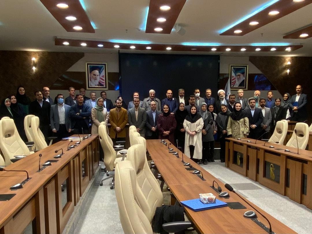 تجلیل از دستیاران حائز رتبه 5درصد تخصص و فوق‌تخصص